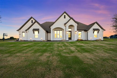 129 Southern Ct, Springtown, TX, 76082-2936 | Card Image