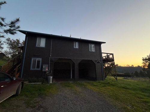 11100 La Honda Rd, Redwood City, CA, 94062-3770 | Card Image