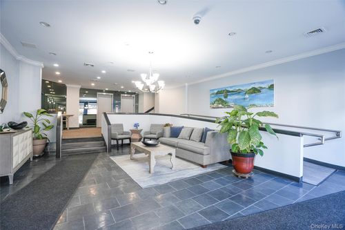 204-400 High Point Drive, Greenburgh, NY, 10530 | Card Image