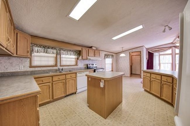 175 Curry St, House other with 3 bedrooms, 2 bathrooms and 2 parking in Turtle Creek PA | Image 6