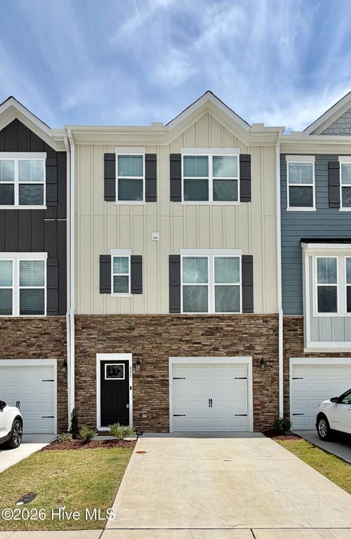 855 Parc Townes Dr, Wendell, NC, 27591-4102 | Card Image
