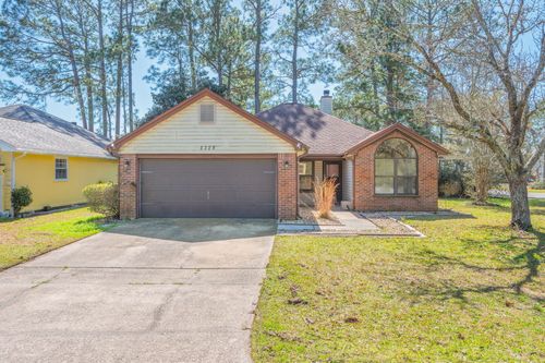2328 Willow Bend Blvd, Fort Walton Beach, FL, 32547-6815 | Card Image