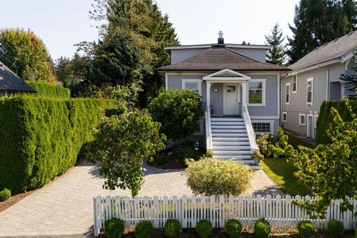 234 8th Ave, New Westminster, BC, V3L1Y2 | Card Image