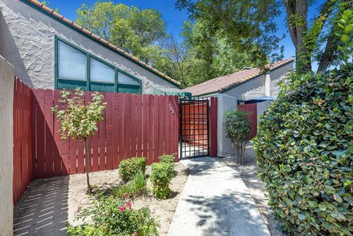 123-5965 E Shields Ave, Fresno, CA, 93727-8055 | Card Image
