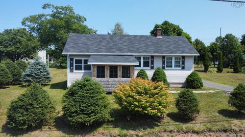 110 & 112 Victoria St, Springhill, NS, B0M1X0 | Card Image