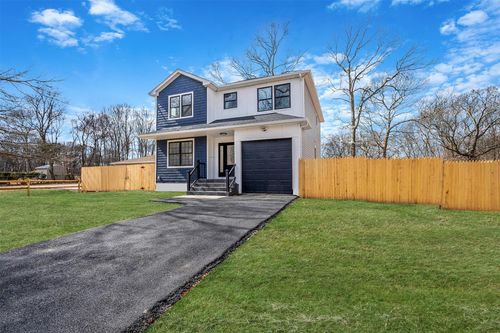 40 Hawkins Ave, Medford, NY, 11763-1150 | Card Image