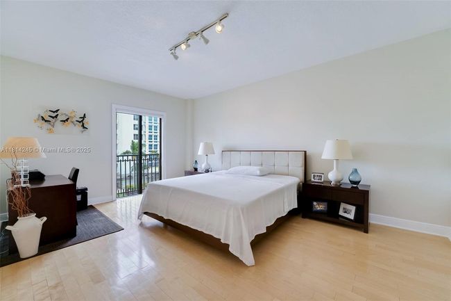 APT-402 - 711 Biltmore Way, Condo with 2 bedrooms, 2 bathrooms and null parking in Coral Gables FL | Image 10