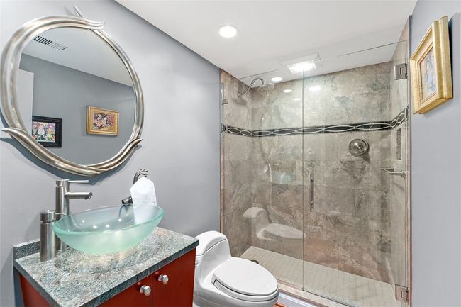 APT-1102 - 1700 Grandview Ave, Condo with 2 bedrooms, 2 bathrooms and 2 parking in Mt Washington PA | Image 22