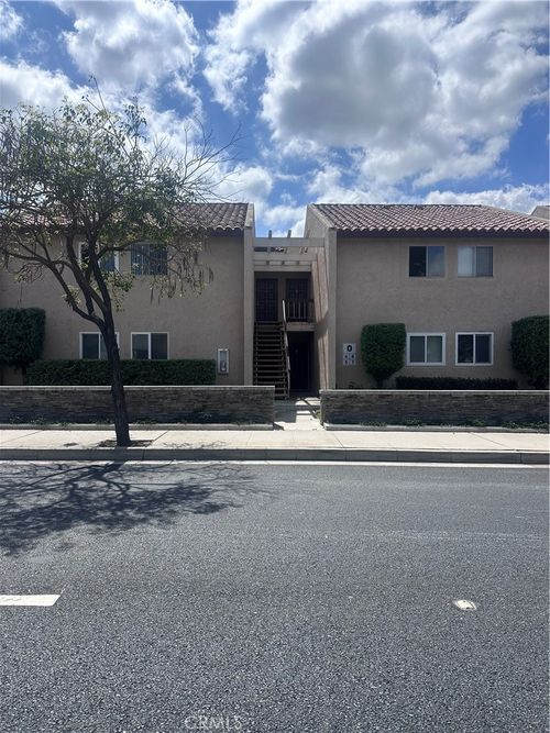 unit-o5-700 W La Veta Ave, Orange, CA, 92868-4428 | Card Image