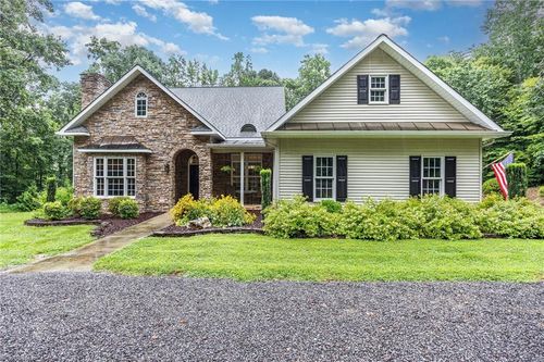 206 Deacon Way, Mocksville, NC, 27028-5182 | Card Image