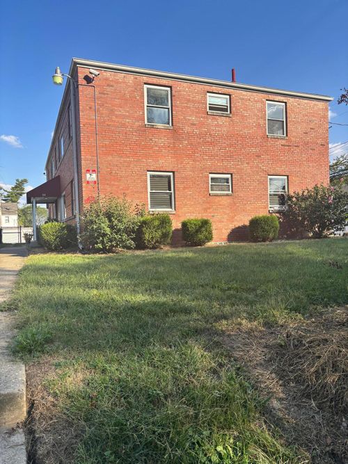 34 N Hampton Rd, Columbus, OH, 43213-1042 | Card Image