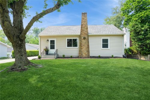 3124 Sidney St, Cedar Rapids, IA, 52403-1329 | Card Image