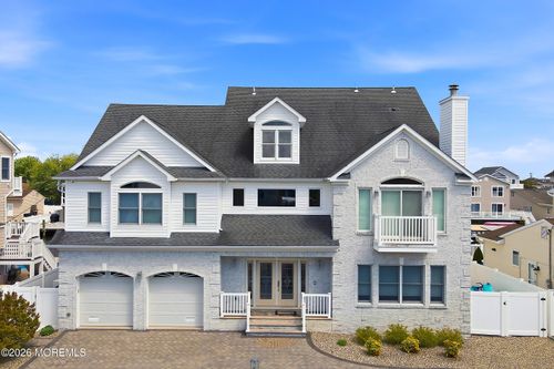 17 Lagoon Dr W, Toms River, NJ, 08753-2519 | Card Image