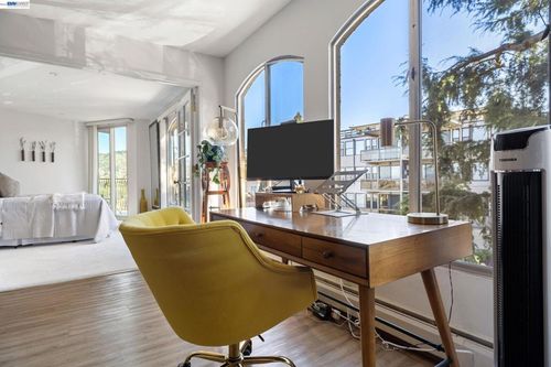 303-5405 Carlton St, Oakland, CA, 94618-1731 | Card Image