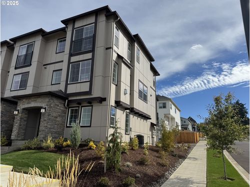 13992 Sw River Terrace Blvd, Tigard, OR, 97223-0734 | Card Image