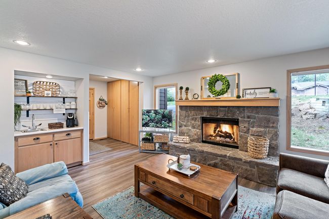 23-coffee bar-lockers-fireplace-R17 | Image 23