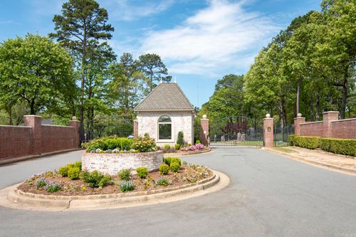 1 Valley Creek Vw, Little Rock, AR, 72223-4642 | Card Image