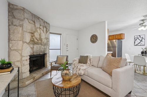 apt-106-4307 S 1st St, Austin, TX, 78745-1162 | Card Image