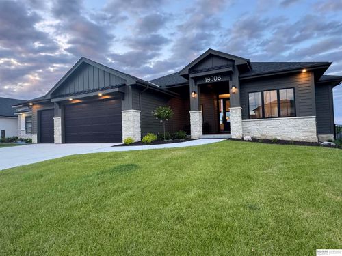 19006 Acorn Dr, Gretna, NE, 68028-5094 | Card Image