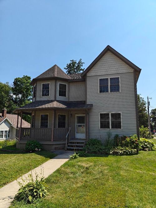 22301 Forest Ave, Cassopolis, MI, 49031-9318 | Card Image