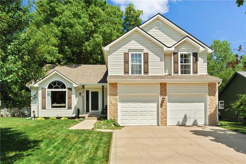 113 Harvard Dr, Blue Springs, MO, 64014-5521 | Card Image