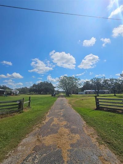 901 Fm522, House other with 3 bedrooms, 2 bathrooms and null parking in West Columbia TX | Image 3