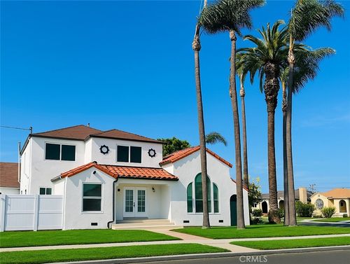 423 S Poinsettia, Compton, CA, 90221 | Card Image