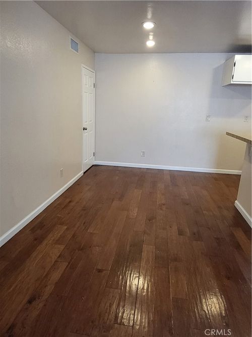229-25011 Peachland Ave, Newhall, CA, 91321-2526 | Card Image