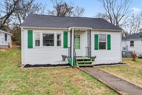 1226 Cedar St, Clarksville, TN, 37040-3515 | Card Image