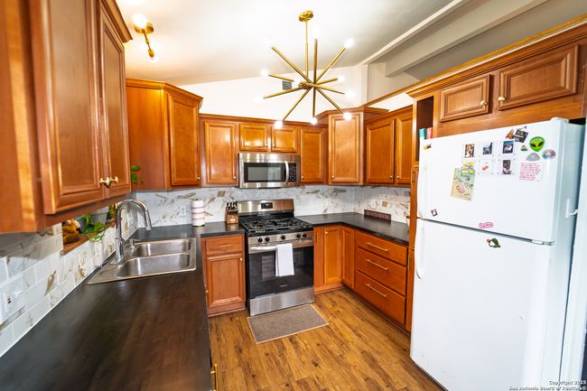 5215 Overbrook Dr, House other with 3 bedrooms, 2 bathrooms and null parking in Austin TX | Image 4
