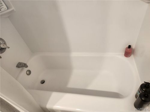 399 Abbington Ave, Buffalo, NY, 14223-1628 | Card Image