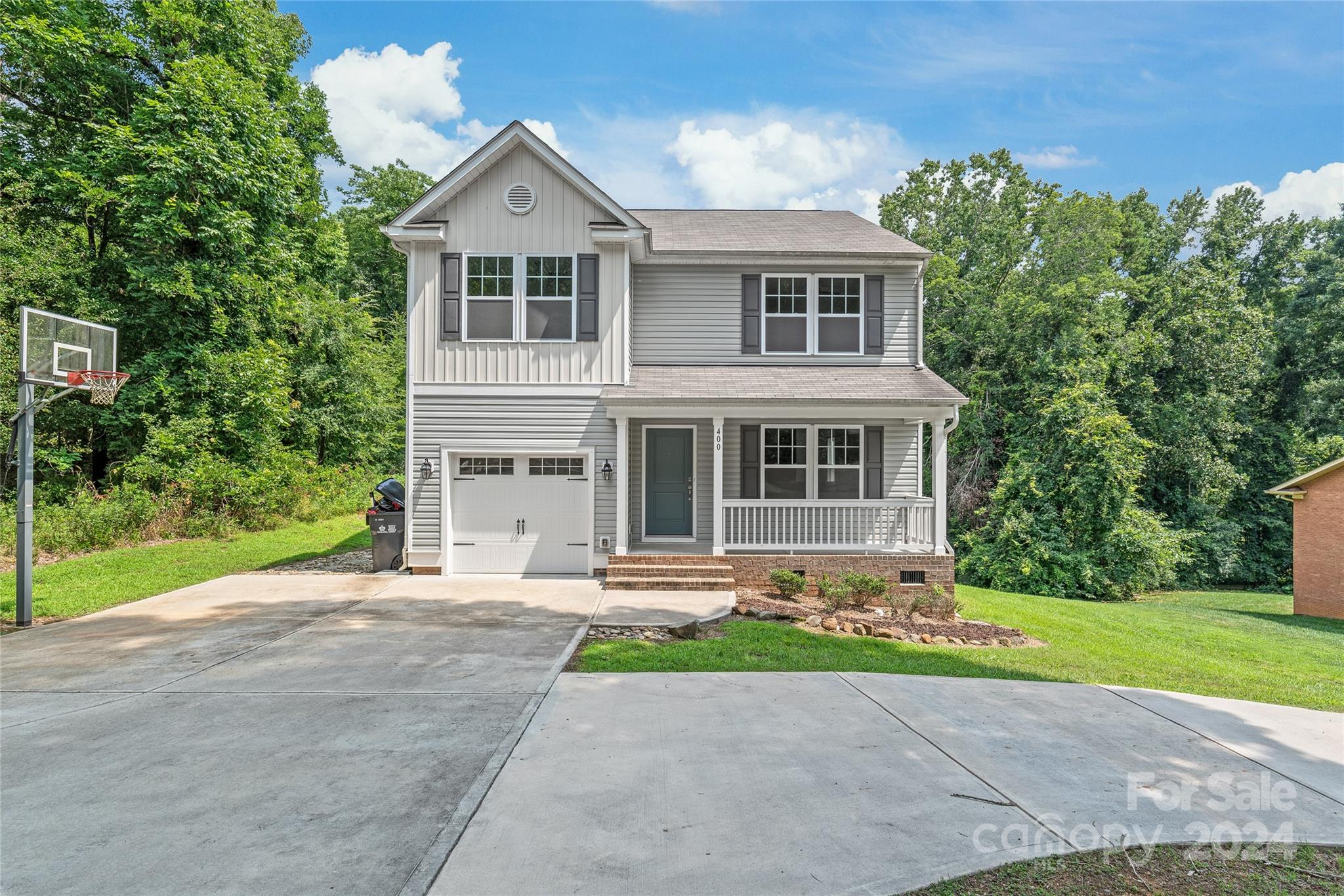 Beverly Cir, Charlotte, NC 28270