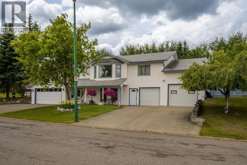 7547 St Patrick Pl, Prince George, BC, V2N4L2 | Card Image