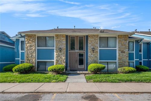 apt-202-8143 Holmes Rd, Kansas City, MO, 64131-2191 | Card Image