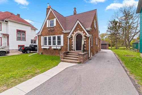 929 Merritt Avenue, OSHKOSH, WI, 54901 | Card Image