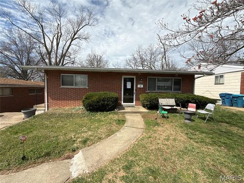 3413 Saint Henry Lane, Bel Ridge, MO, 63121 | Card Image