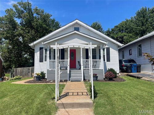 7529 Weaver Ave, Saint Louis, MO, 63143-1209 | Card Image