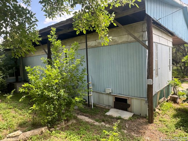 116 Rambling Dr, House other with 3 bedrooms, 2 bathrooms and null parking in Canyon Lake TX | Image 7