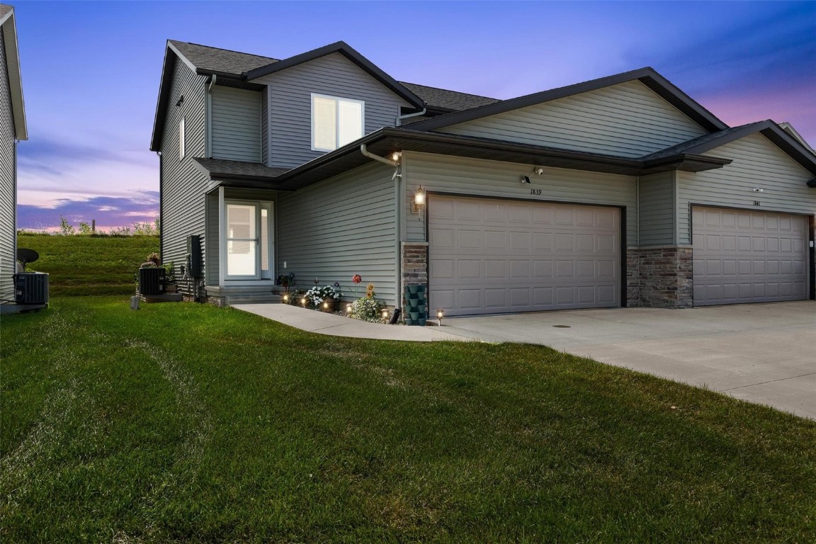 Rosehill Dr, Cedar Rapids, IA 52404