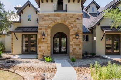 11206 Caliza Blf, House other with 5 bedrooms, 3 bathrooms and null parking in Boerne TX | Image 2