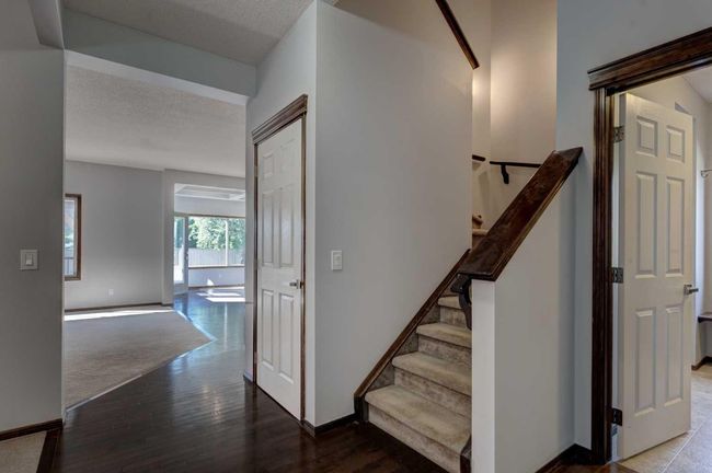 71 Chapman Green Se, House other with 5 bedrooms, 4 bathrooms and 4 parking in Calgary AB | Image 8
