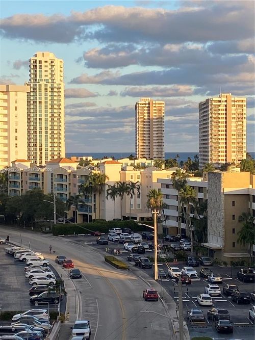 813-401 Golden Isles Dr, Hallandale Beach, FL, 33009-7509 | Card Image