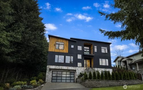 3695 122nd Ave Se, Bellevue, WA, 98006-1166 | Card Image