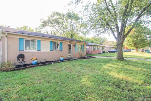 9445 Van Buren St, Van Buren Twp, MI, 48111-1435 | Card Image