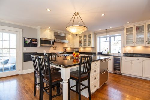 1289 Walnut St, Newton, MA, 02461-1854 | Card Image