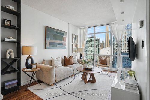 2708-15 Fort York Blvd, Toronto, ON, M5V3Y4 | Card Image