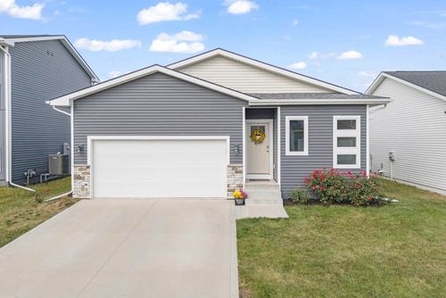 604 1st St Nw, Bondurant, IA, 50035-2162 | Card Image