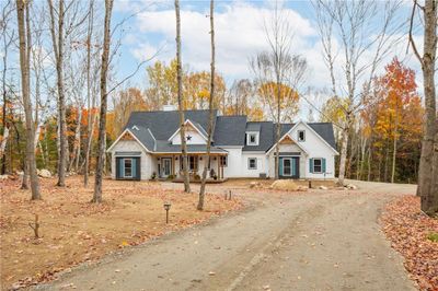 681 Doe Lake Rd, House other with 3 bedrooms, 3 bathrooms and 12 parking in Katrine ON | Image 2