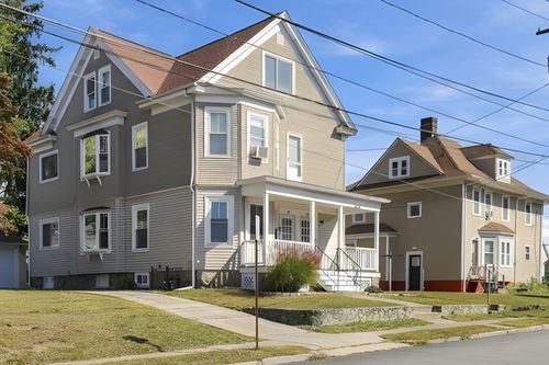 89 Auburn St, Cranston, RI, 02910-2801 | Card Image