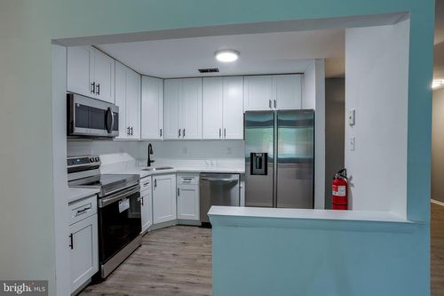 2118 Greenwood Ct, MOUNT LAUREL, NJ, 08054-4231 | Card Image